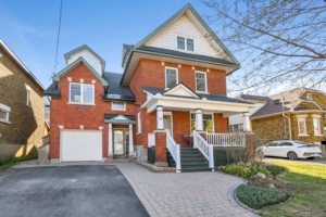 32 CLARENDON AVE